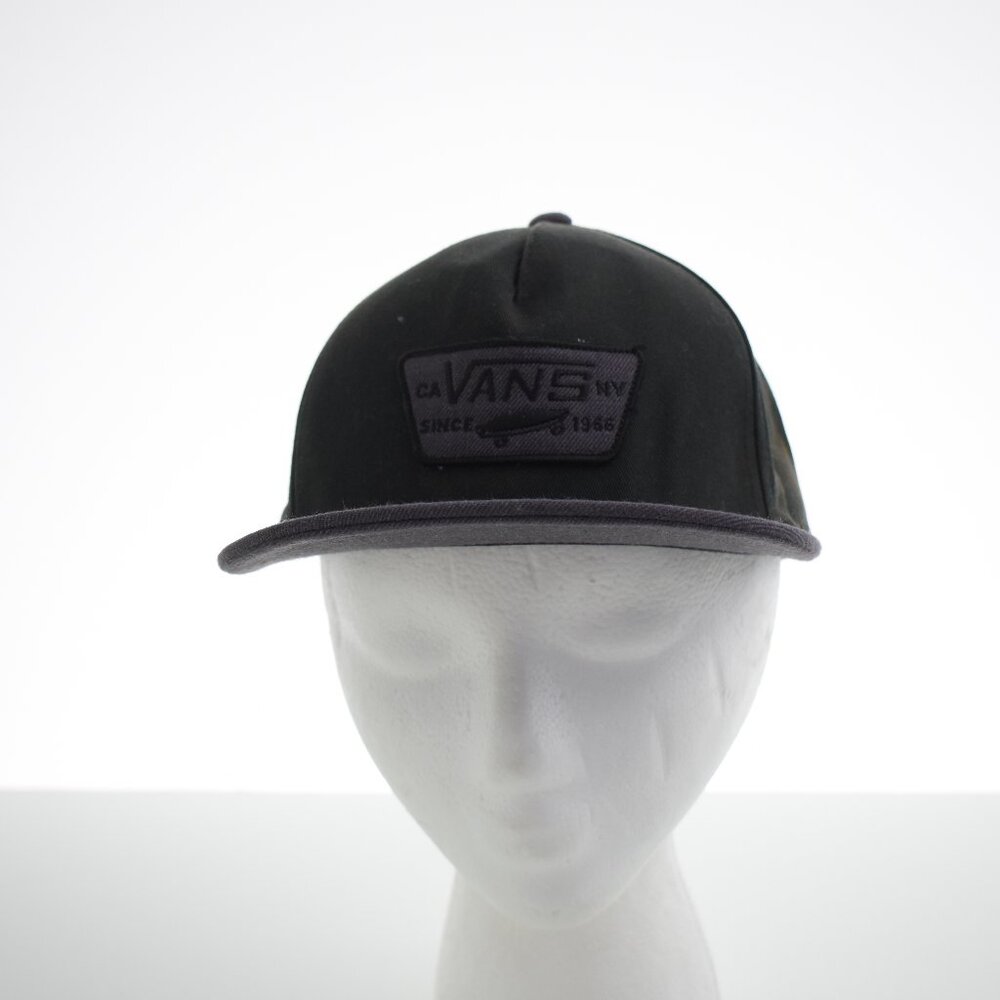 Vans Black Hat w/ Vintage Skateboard logo - Snapback